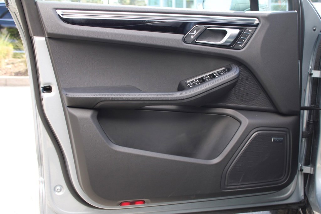 Used 2024 Porsche Macan image 19