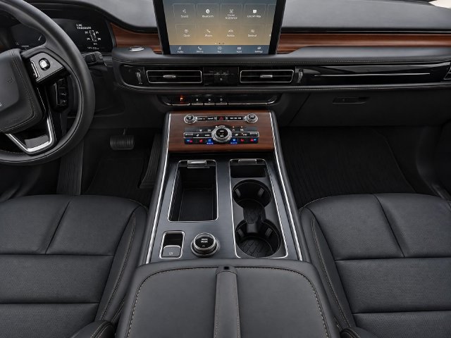 Used 2023 Lincoln Aviator Reserve w/ Equipment Group 201A AWD/4WD image 22