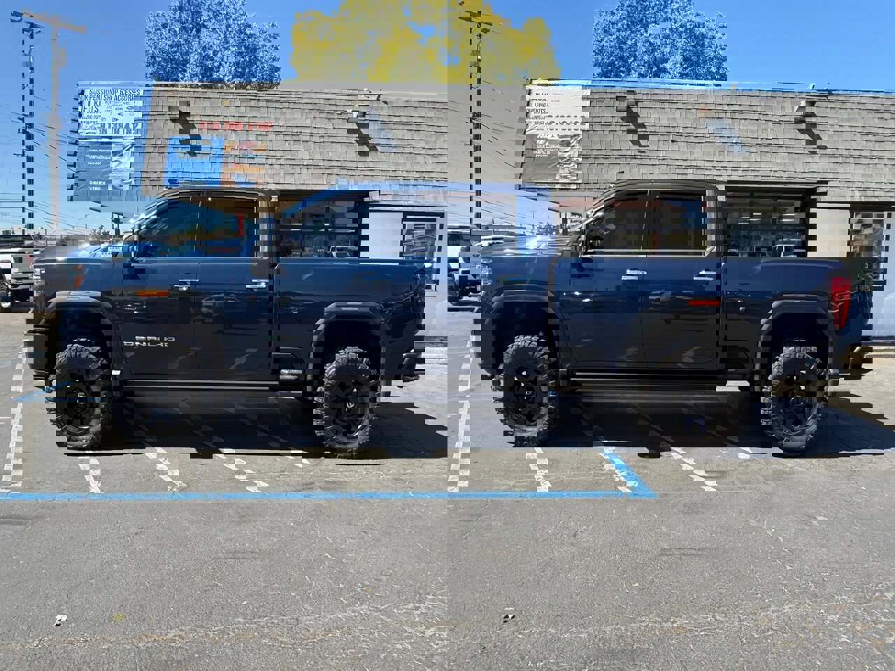 Used 2021 GMC Sierra 2500 Denali w/ Denali Ultimate Package image 1