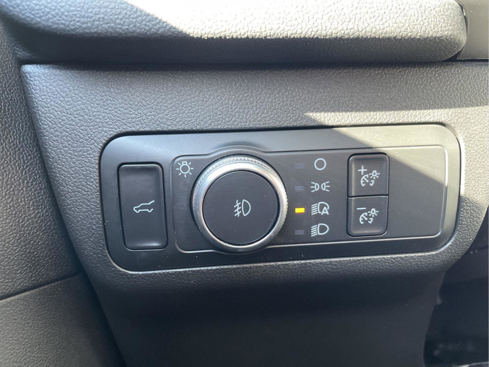 Used 2021 Ford Escape Titanium w/ Class II Trailer Tow Package image 23