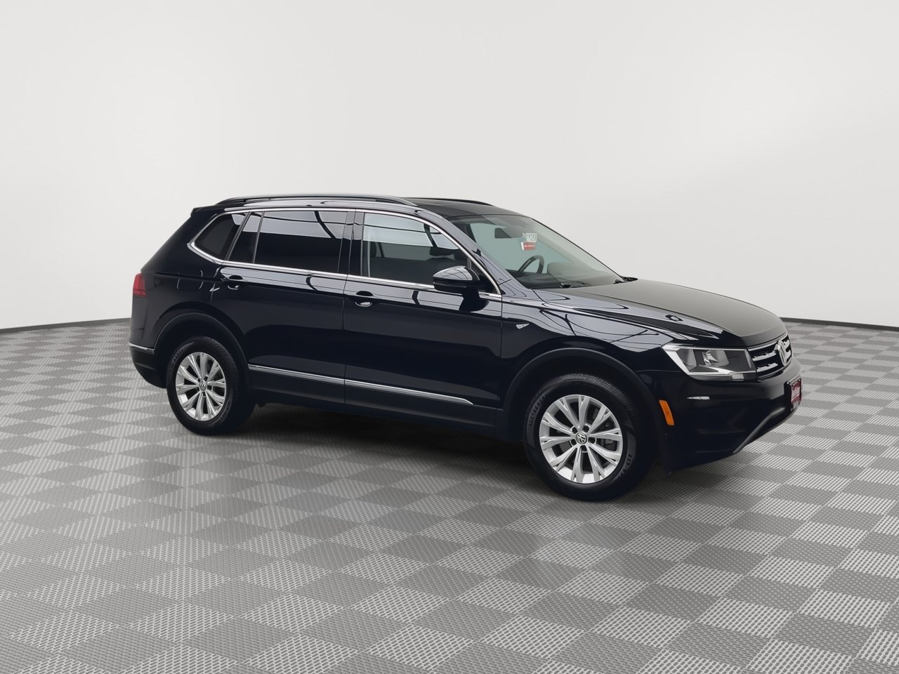 Used 2018 Volkswagen Tiguan SE w/ Panoramic Sunroof Package AWD/4WD image 40
