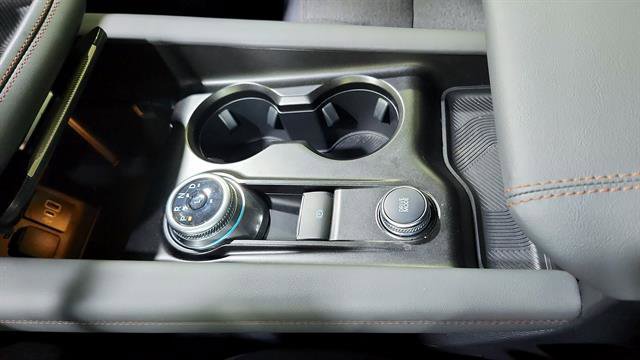Used 2025 Ford Explorer Active RWD image 16