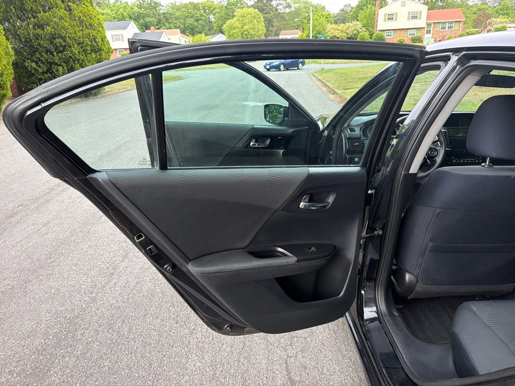 Used 2016 Honda Accord LX image 16