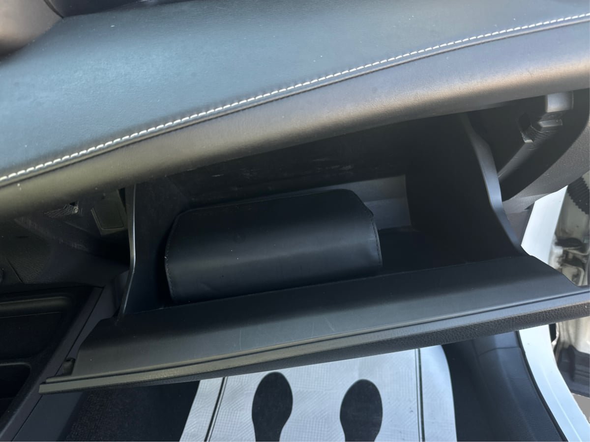 Used 2016 Toyota RAV4 XLE AWD/4WD image 25