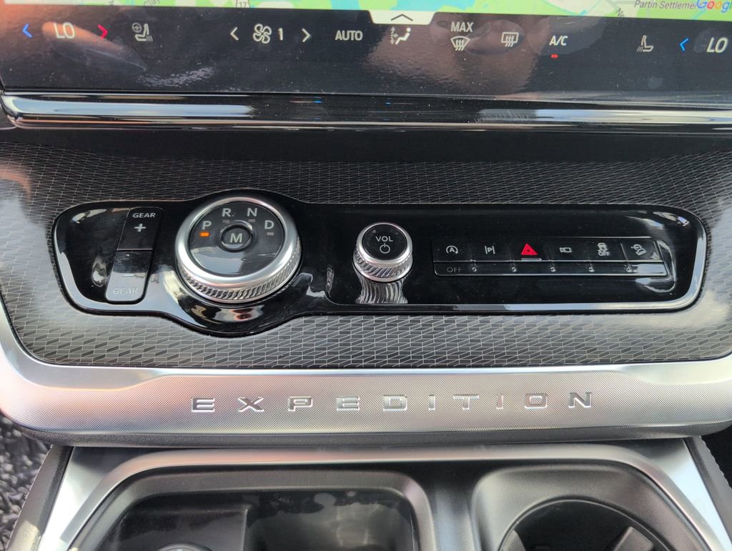 New 2026 Ford Expedition Platinum w/ Stealth Appearance Package image 27