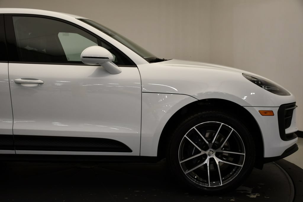 Certified 2026 Porsche Macan Turbo AWD/4WD image 15