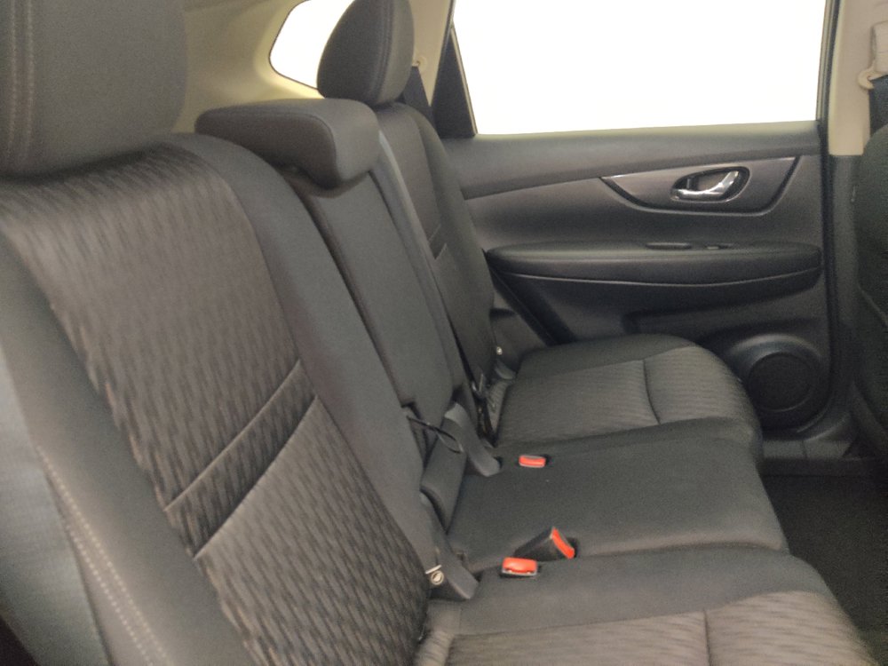 Used 2019 Nissan Rogue SV AWD/4WD image 19