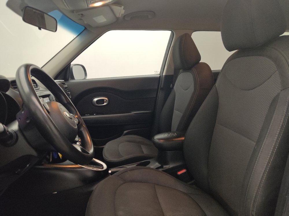 Used 2018 Kia Soul + FWD image 17