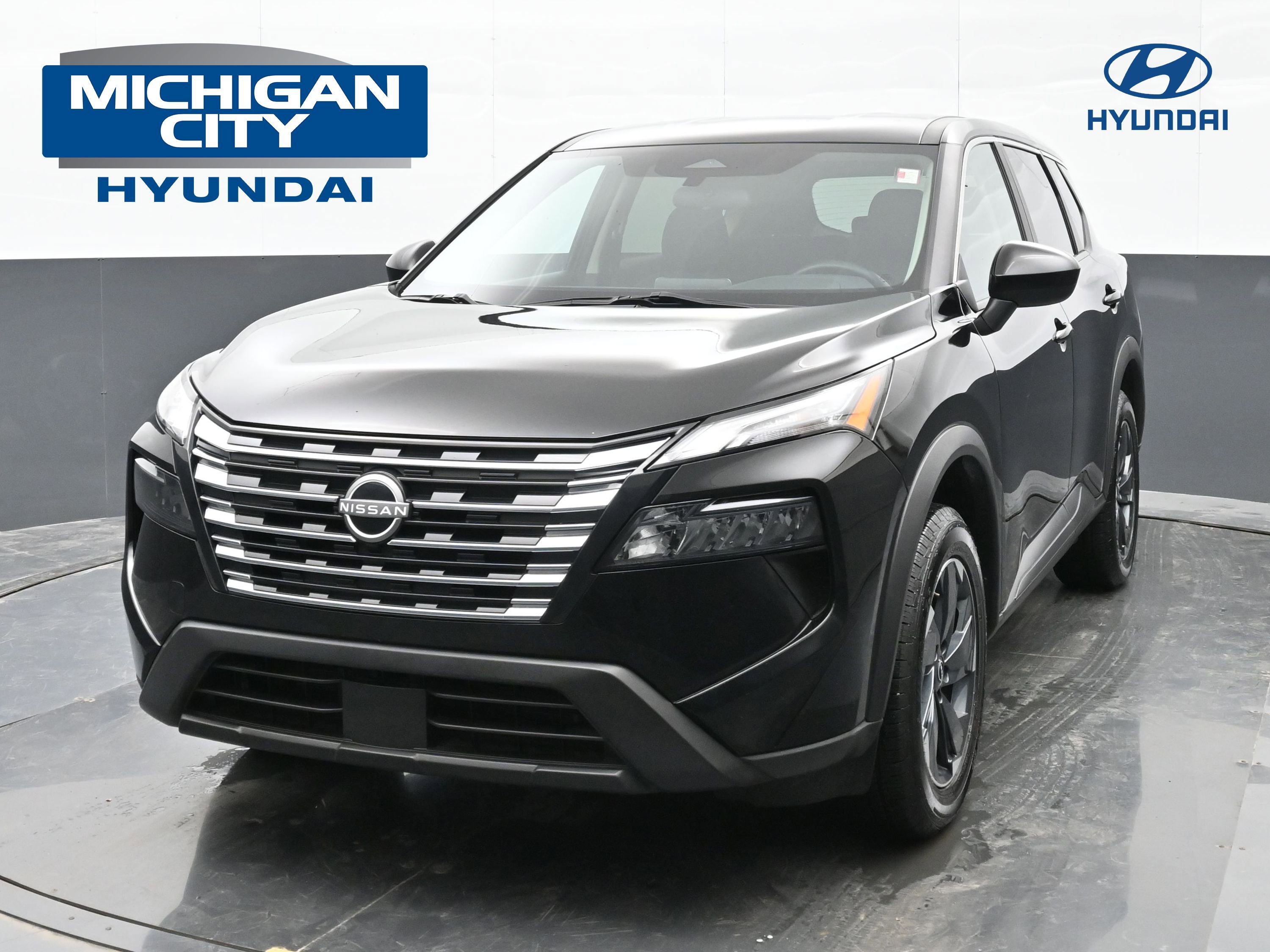 Used 2024 Nissan Rogue SV image 1