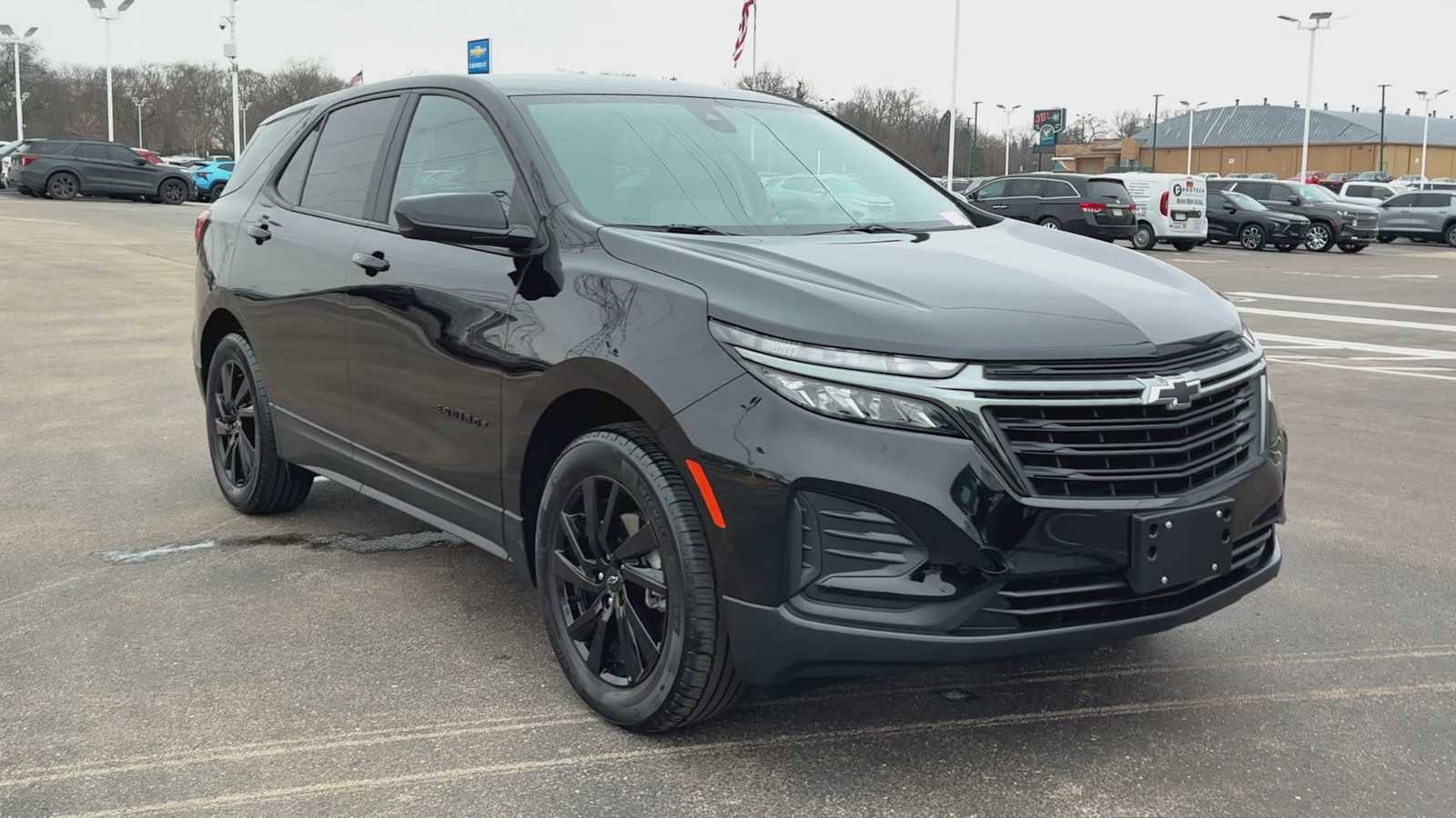 Used 2024 Chevrolet Equinox LS w/ LS Convenience Package image 3