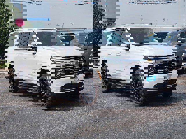 New 2025 Chevrolet Suburban Premier image 7