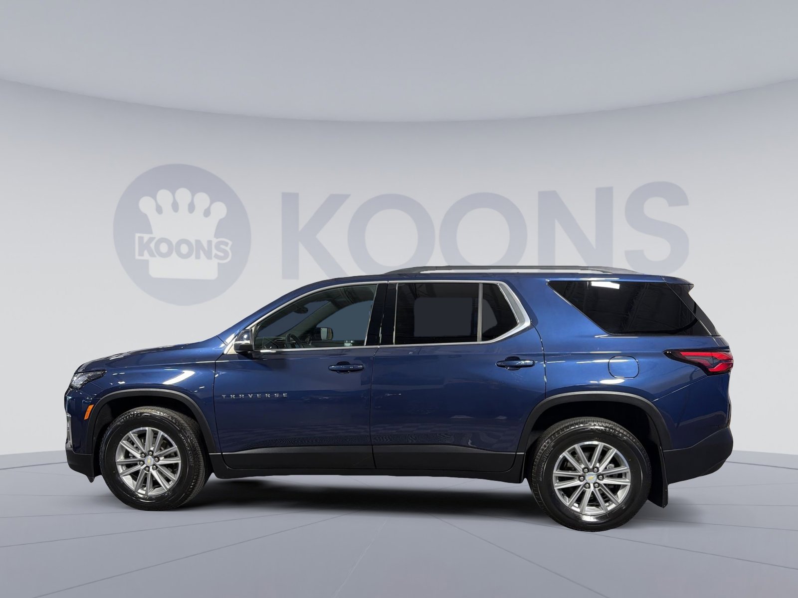 Used 2023 Chevrolet Traverse LT AWD/4WD image 2
