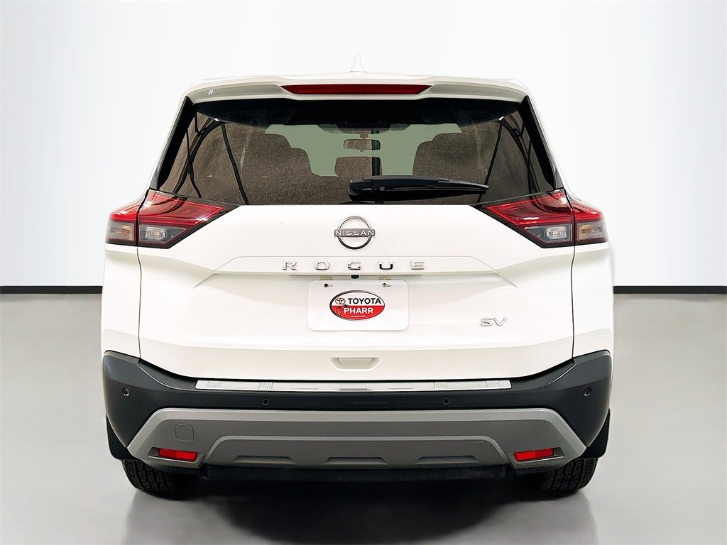 Used 2023 Nissan Rogue SV image 5
