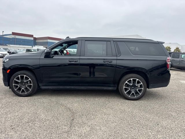 Used 2024 Chevrolet Suburban RST RWD image 8