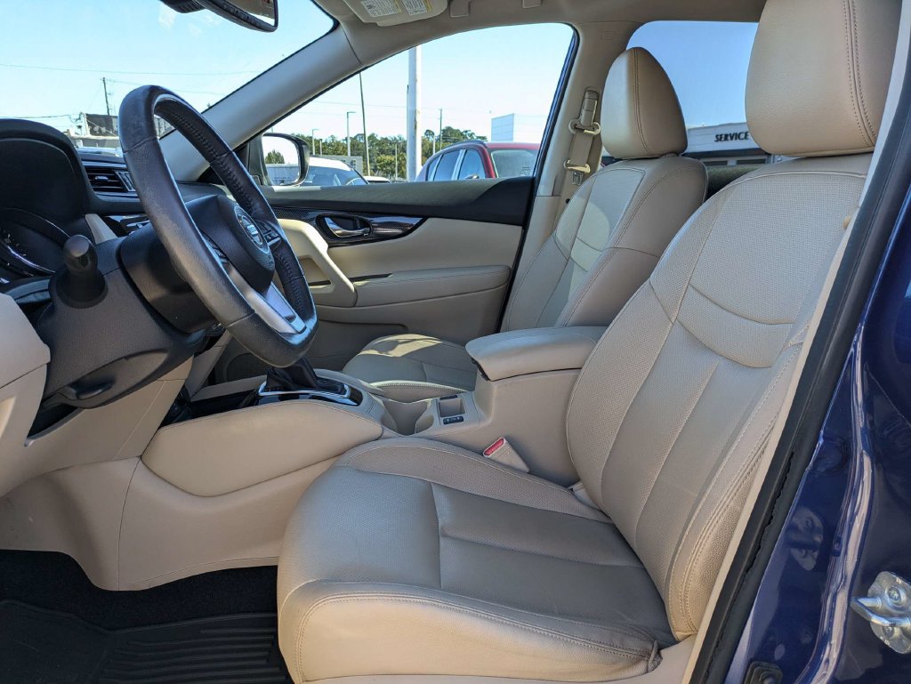 Used 2017 Nissan Rogue SL w/ SL Premium Package FWD image 14