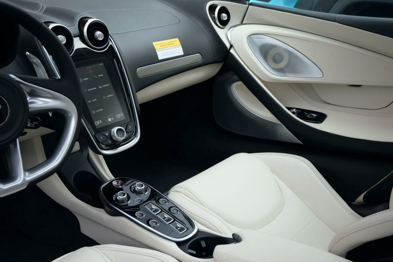 Used 2023 McLaren GT image 13