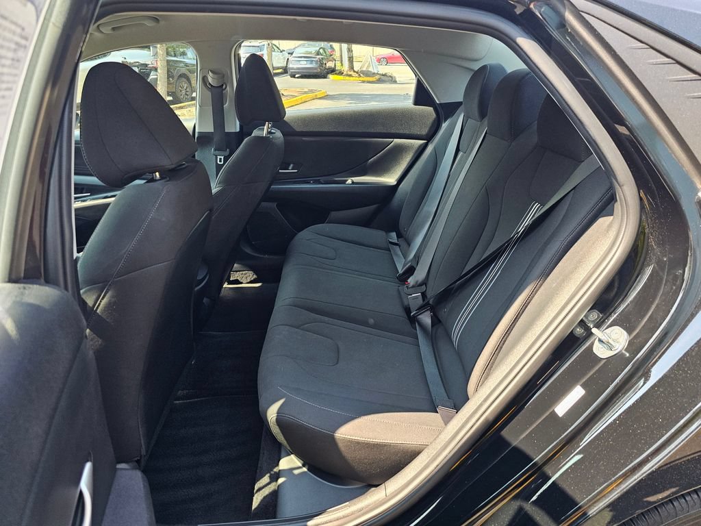 Used 2023 Hyundai Elantra SEL FWD image 16