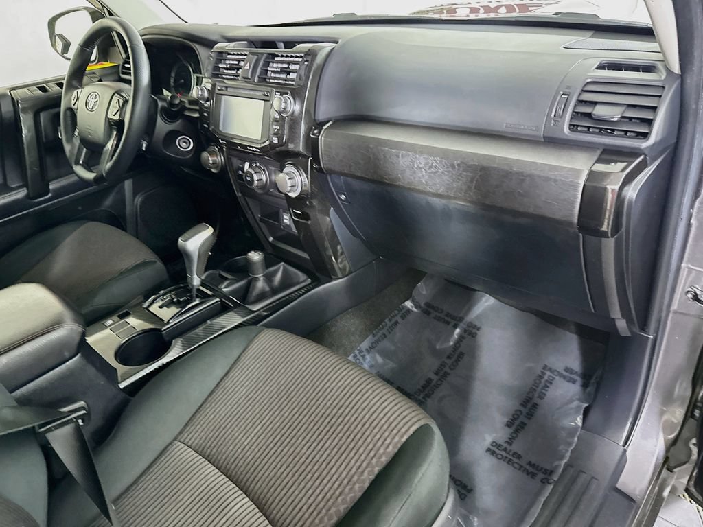 Certified 2019 Toyota 4Runner TRD Off-Road AWD/4WD image 31