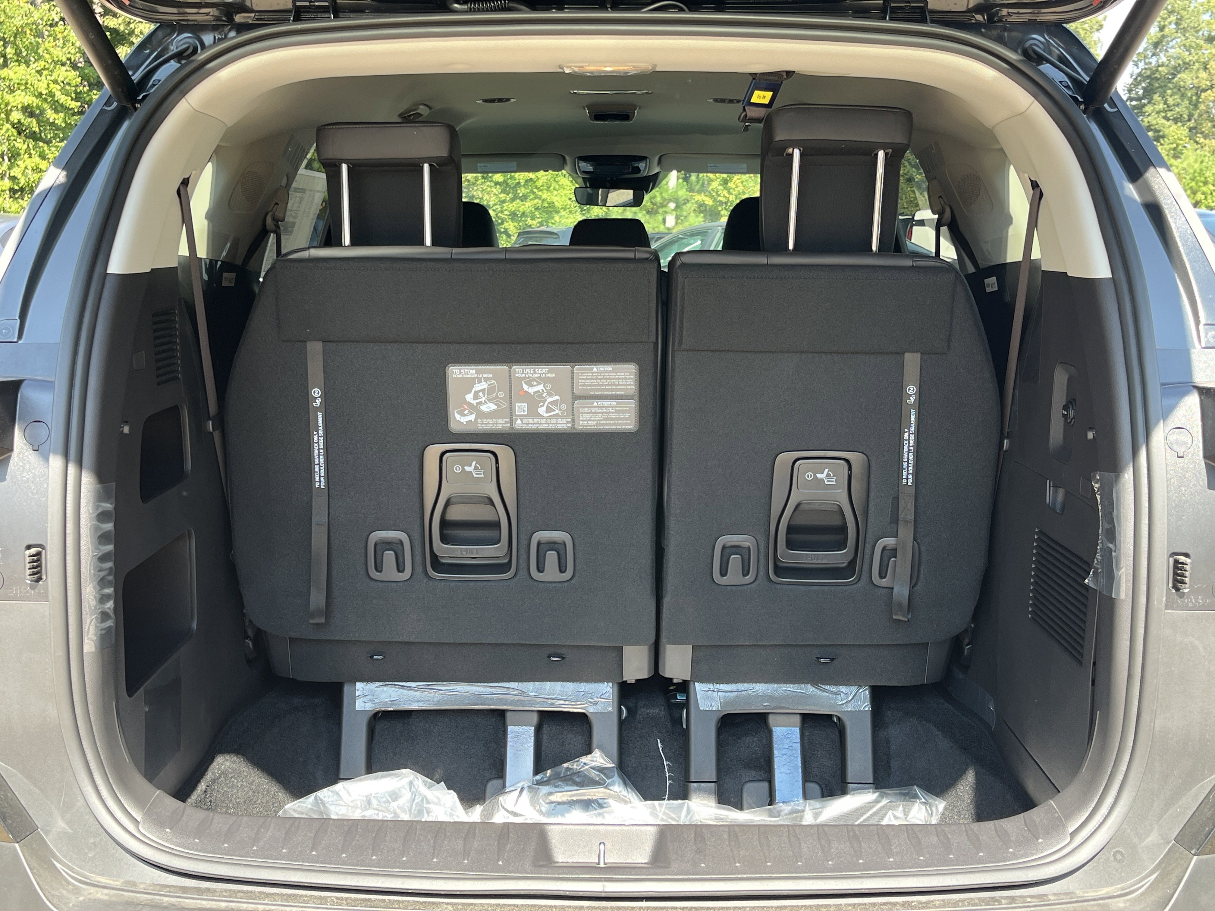 New 2026 Kia Carnival EX image 30