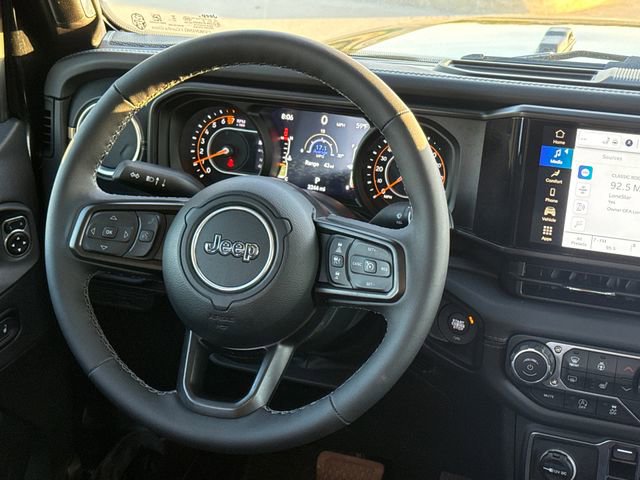 Used 2025 Jeep Gladiator Mojave AWD/4WD image 14