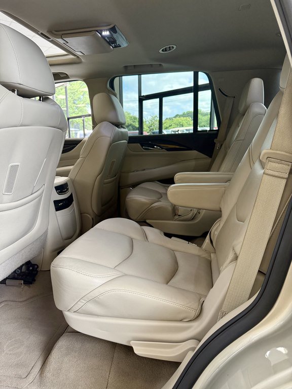 Used 2016 Cadillac Escalade Premium AWD/4WD image 17