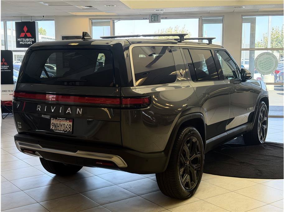 Used 2024 Rivian R1S Adventure Dual AWD/4WD image 5