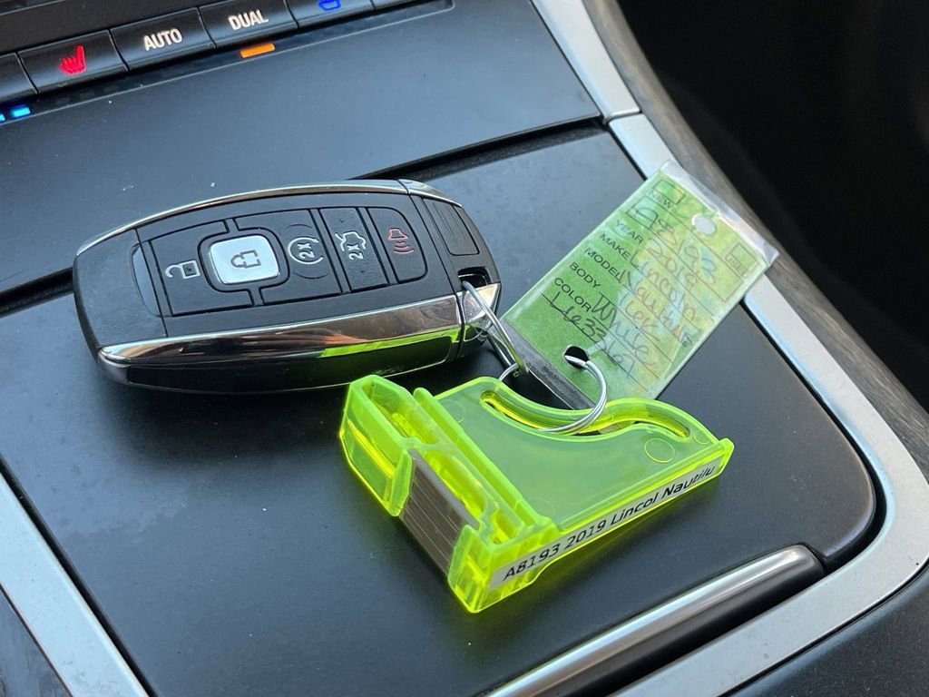 Used 2019 Lincoln Nautilus Reserve FWD image 34