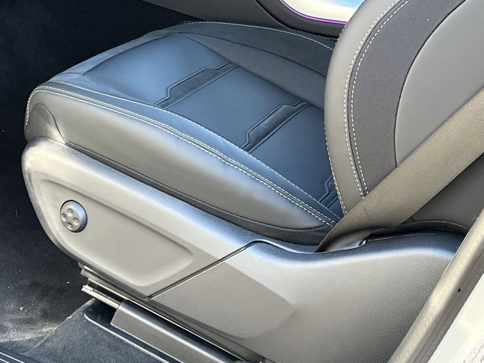 New 2026 Mercedes-Benz GLE 53 AMG 4MATIC Coupe image 12