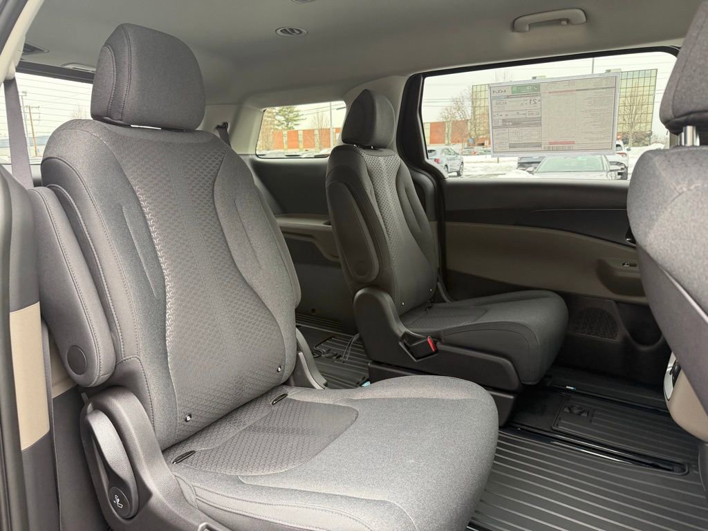 New 2026 Kia Carnival LX FWD image 15