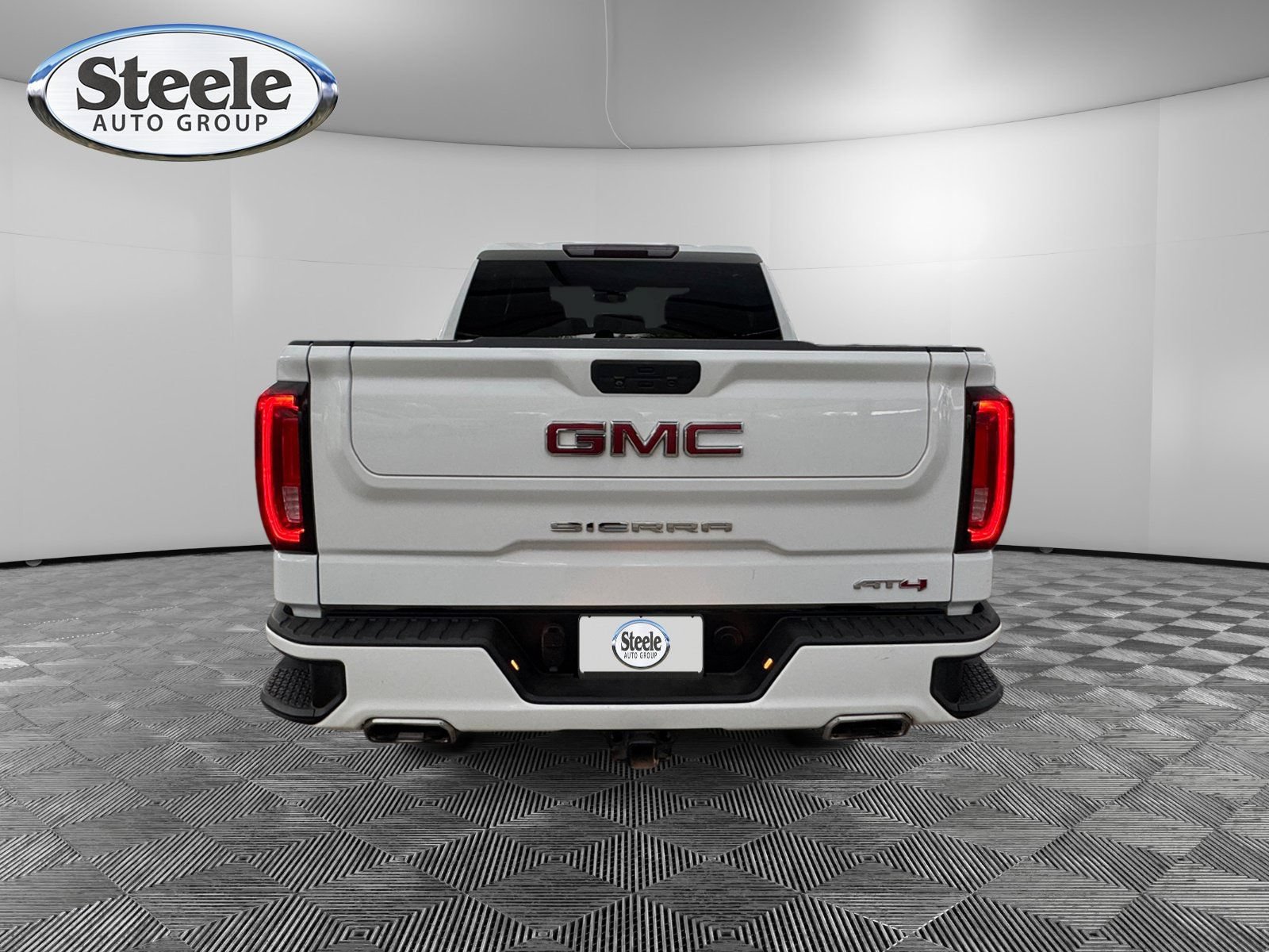 Used 2021 GMC Sierra 1500 AT4 AWD/4WD image 4