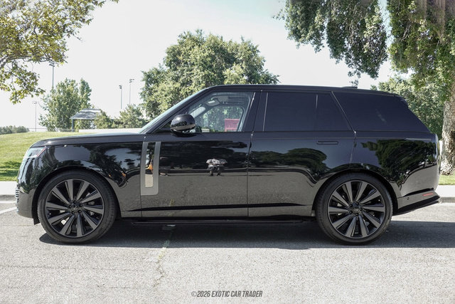 Used 2026 Land Rover Range Rover SV AWD/4WD image 3
