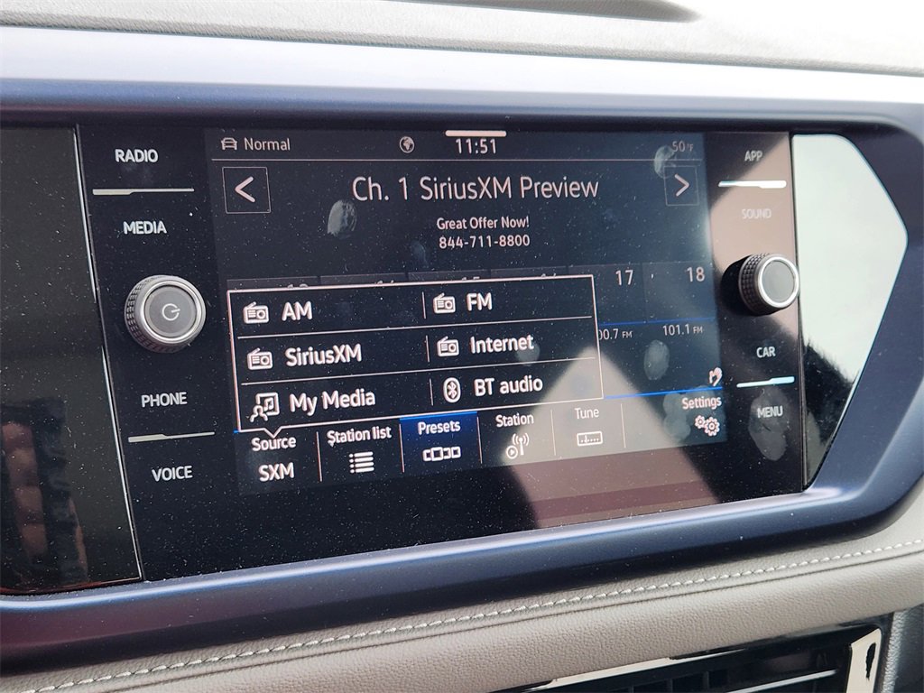 New 2024 Volkswagen Taos SE image 12