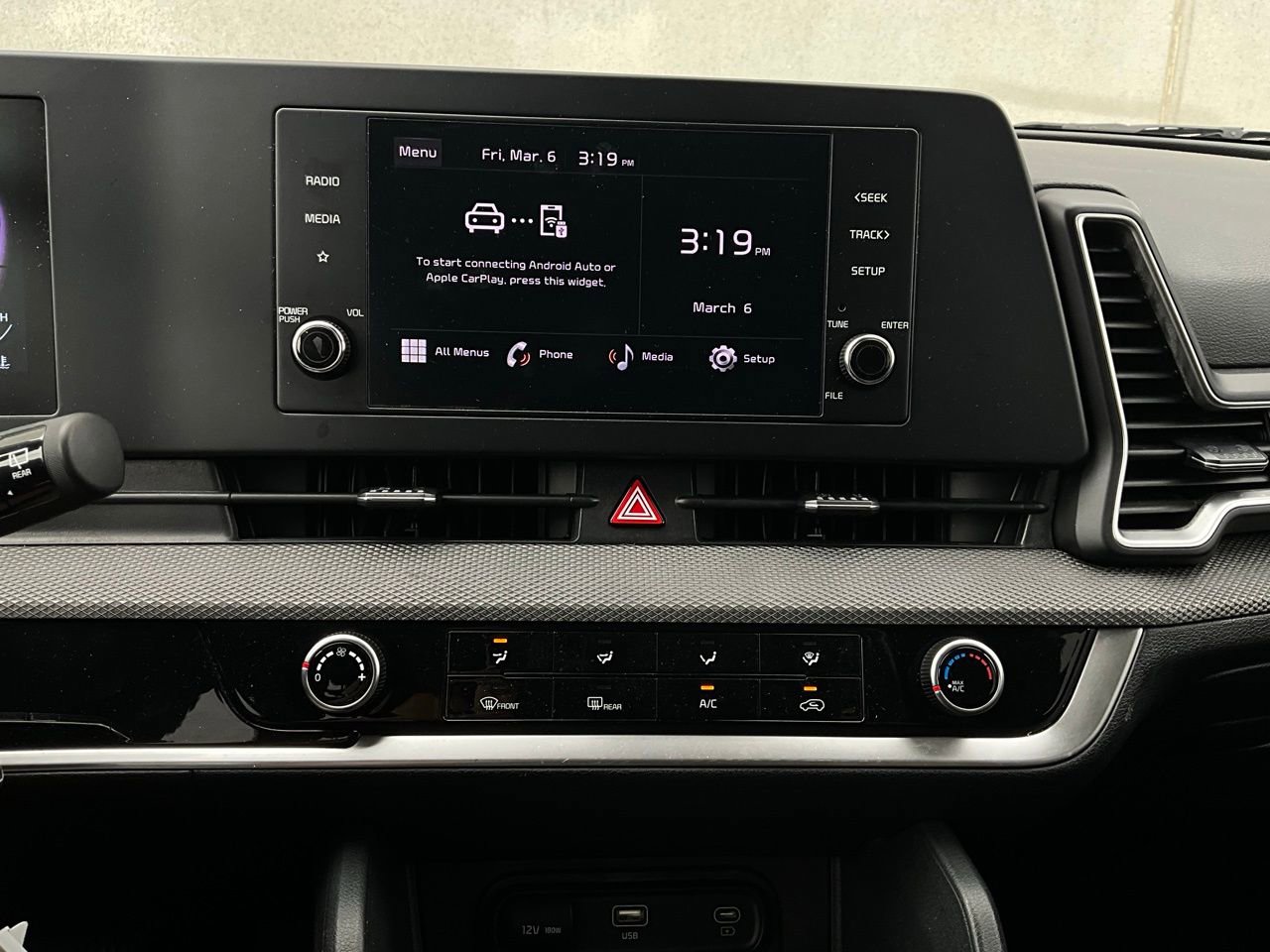 Used 2025 Kia Sportage LX image 24