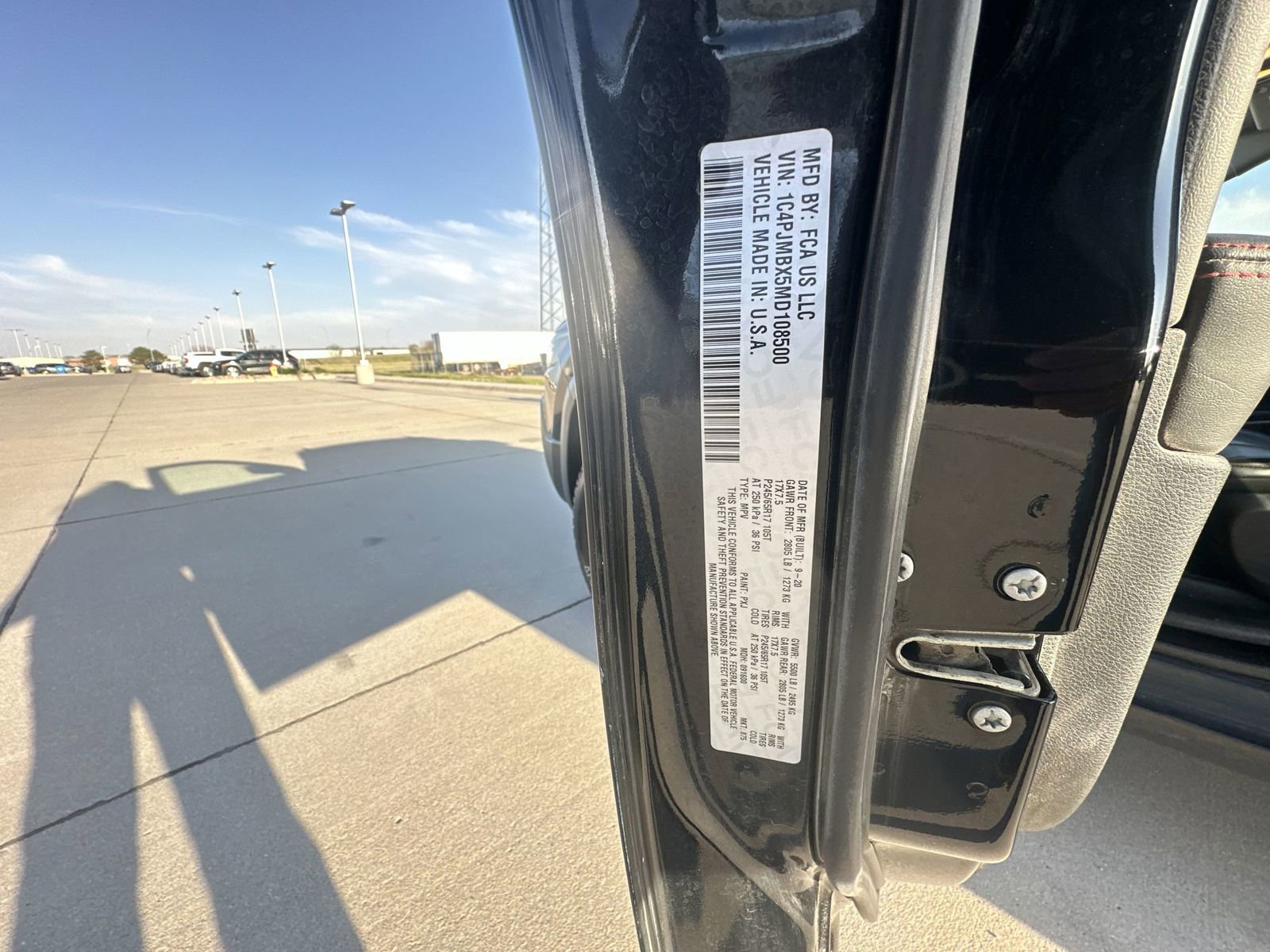 Used 2021 Jeep Cherokee Trailhawk w/ Comfort/Convenience Group AWD/4WD image 33