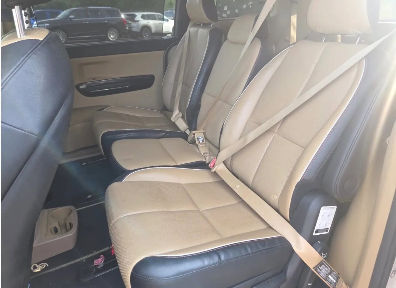 Used 2016 Kia Sedona EX FWD image 9