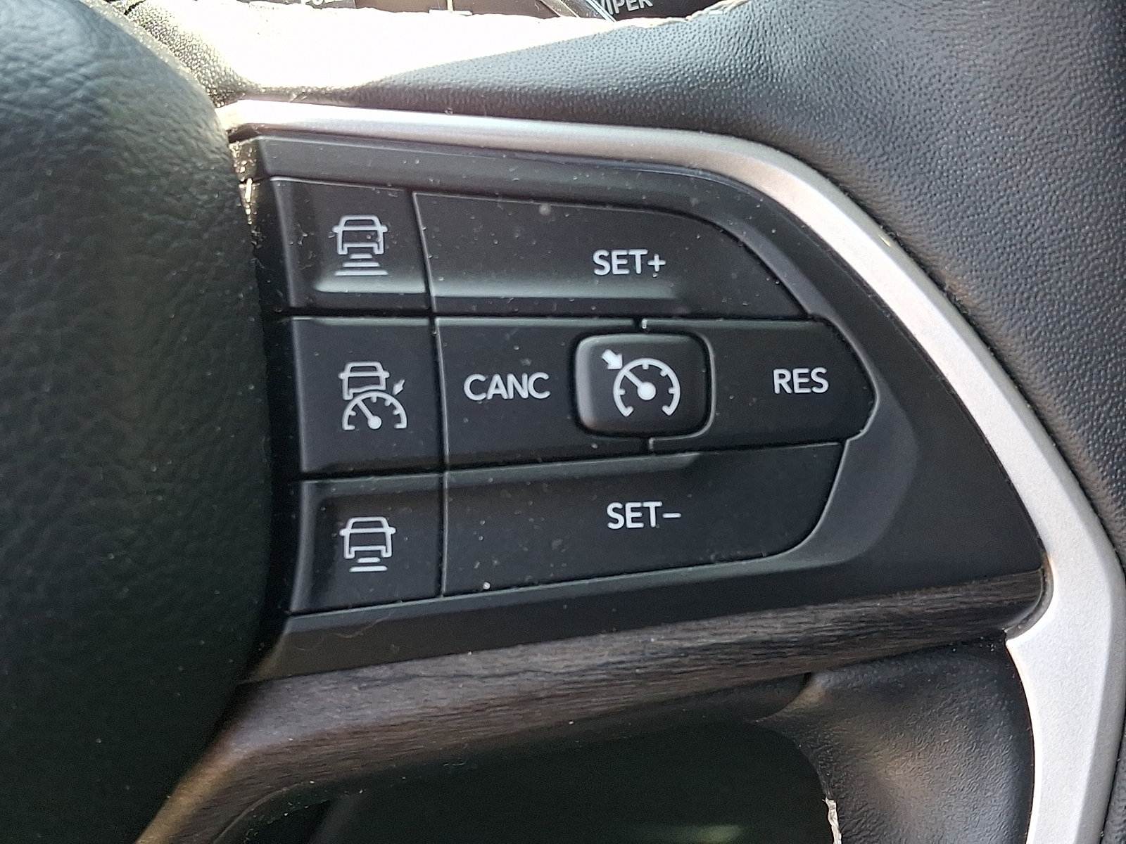 Used 2022 Jeep Grand Cherokee Limited AWD/4WD image 20