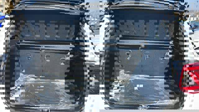 Used 2025 Hyundai Venue Limited image 22