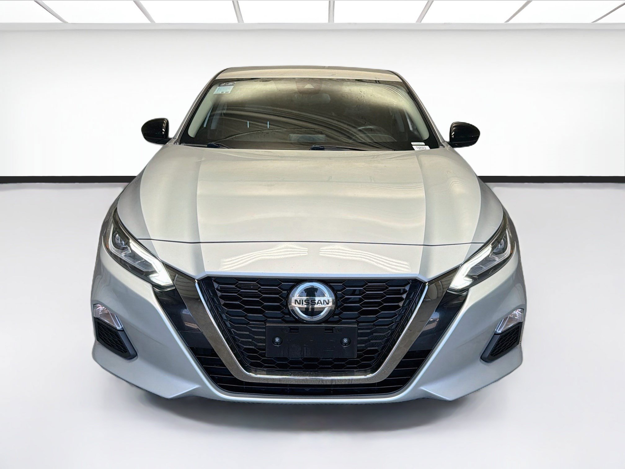 Used 2021 Nissan Altima 2.5 SR FWD image 2