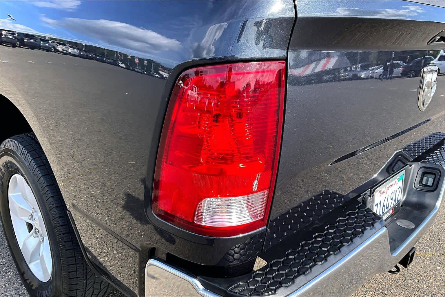 Used 2019 RAM 1500 Tradesman w/ Chrome Appearance Group RWD image 28