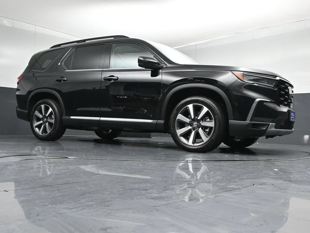 Used 2025 Honda Pilot Touring image 37