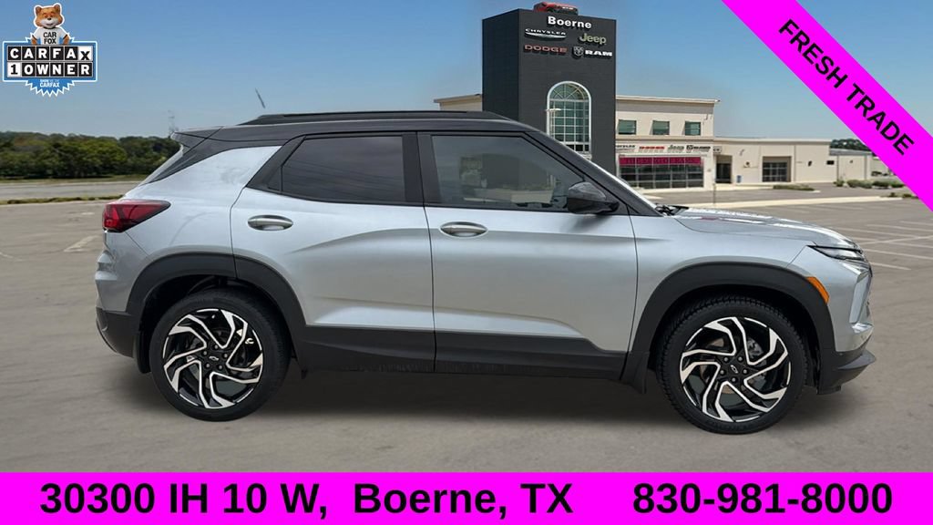 Used 2025 Chevrolet TrailBlazer RS w/ Convenience Package FWD image 2
