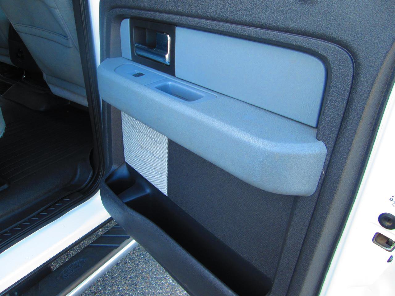 Used 2013 Ford F150 XLT w/ XLT Chrome Pkg AWD/4WD image 14