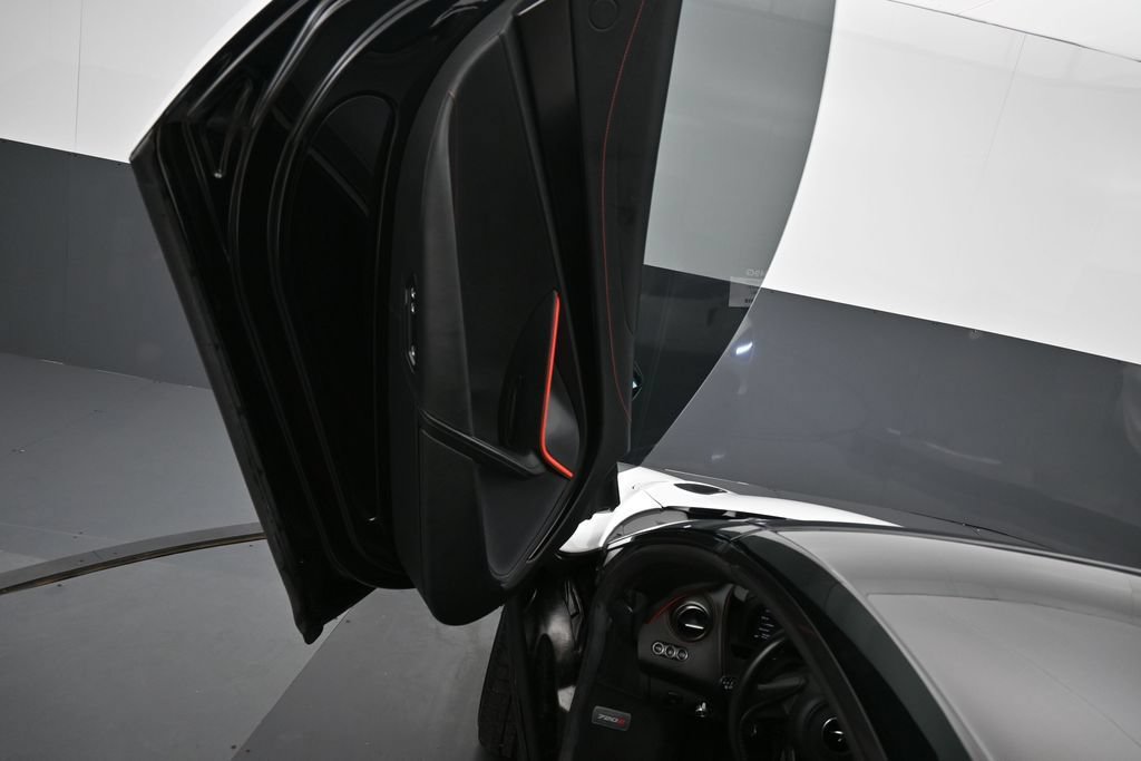 Used 2020 McLaren 720S Performance RWD image 9