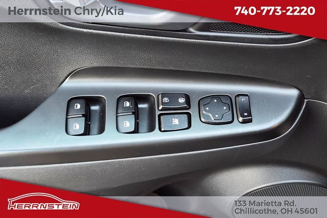 Used 2023 Hyundai Kona SEL image 17