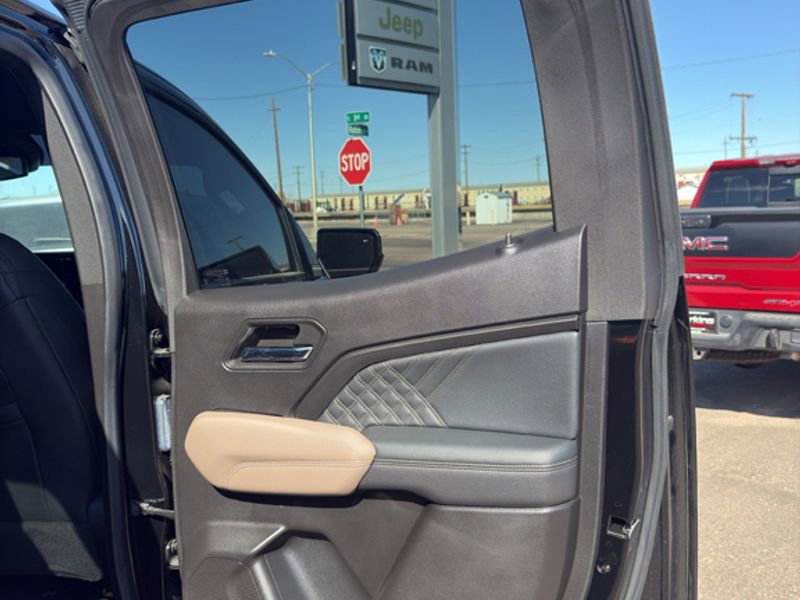 Used 2024 GMC Canyon Denali w/ LPO, Denali Black Edition image 17