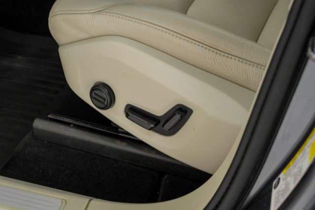Used 2021 Volvo XC60 T5 Momentum w/ Protection Package Premier FWD image 35
