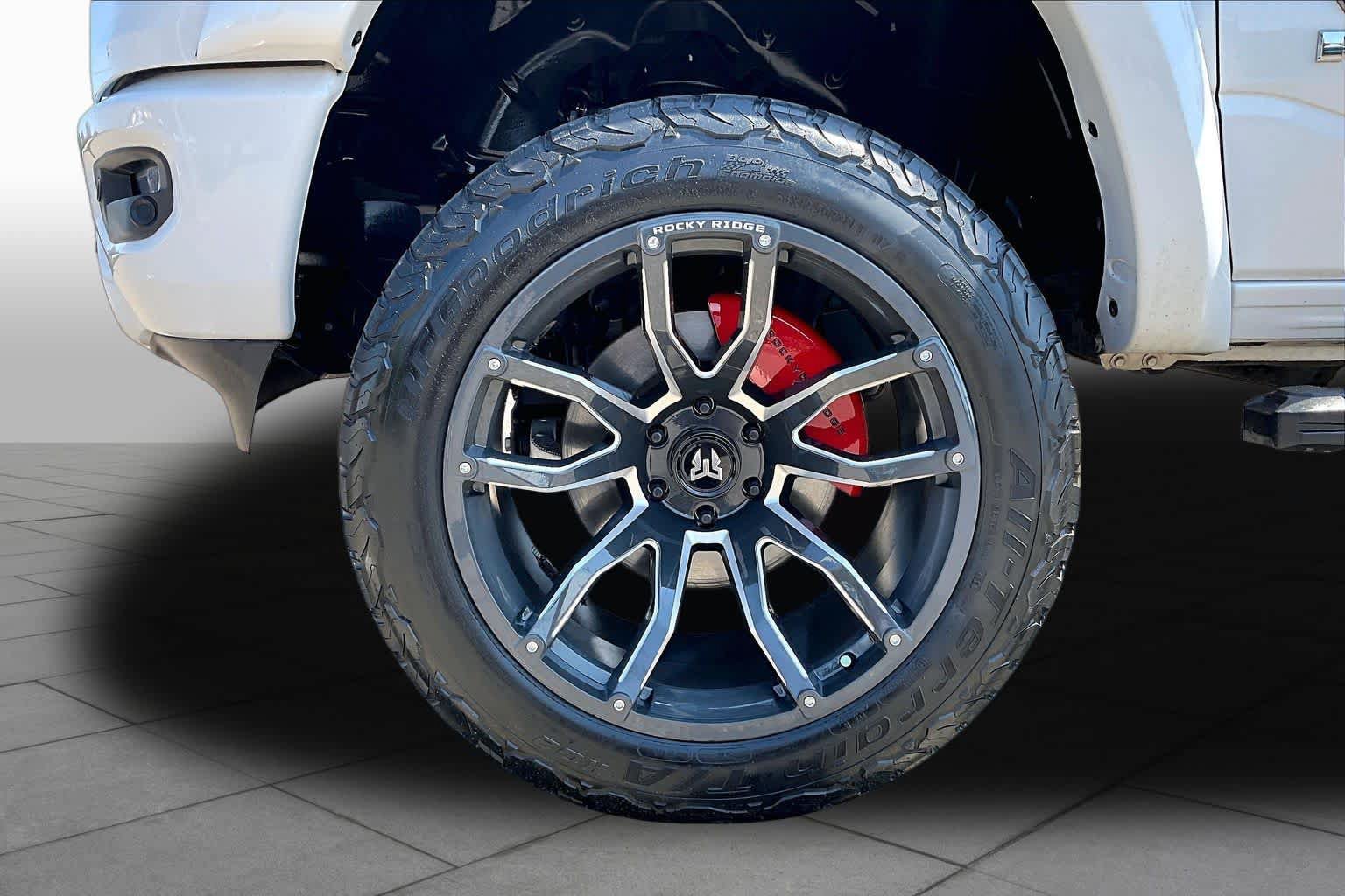 Used 2022 RAM 1500 Laramie w/ Sport Appearance Package AWD/4WD image 10
