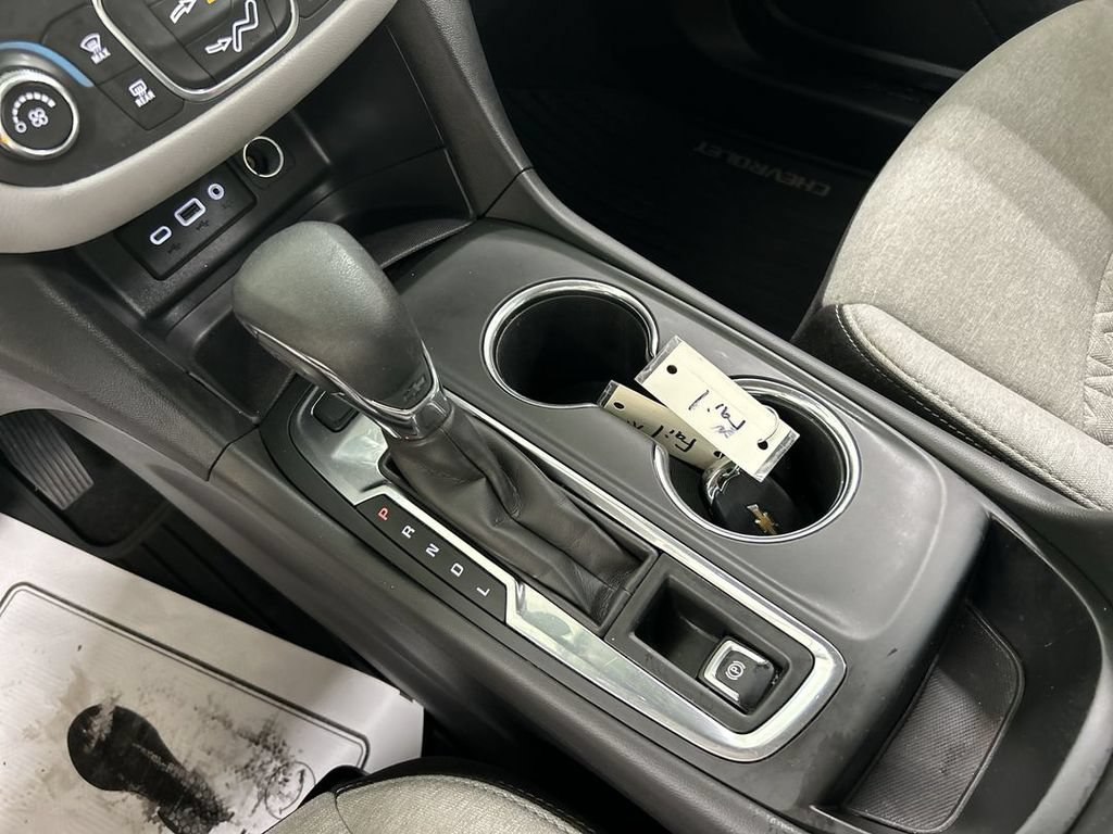 Used 2023 Chevrolet Equinox LS AWD/4WD image 17
