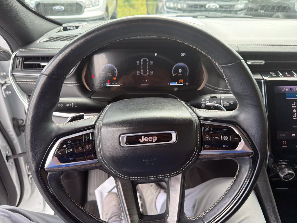 Used 2021 Jeep Grand Cherokee L Overland w/ Advanced Protech Group III AWD/4WD image 17