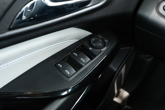 Used 2025 Chevrolet Trax LT FWD image 19